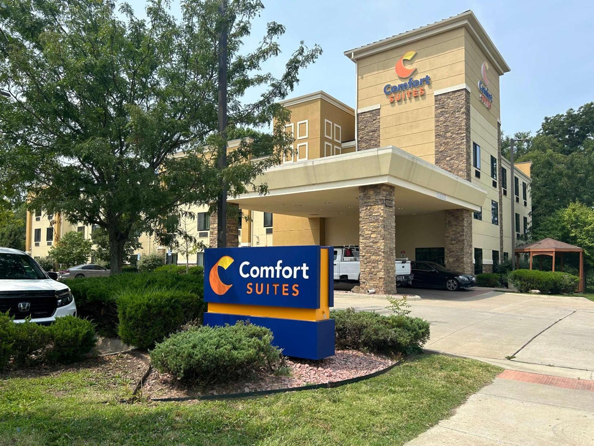Comfort Northwest Hotel Topeka