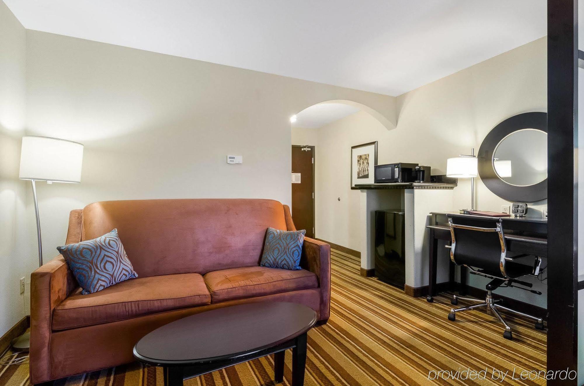 Comfort Northwest Hotel 2*